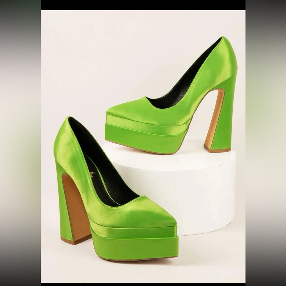 🆕🆙 SHEIN Pointy Toe Double Platform Flare Heel Pumps